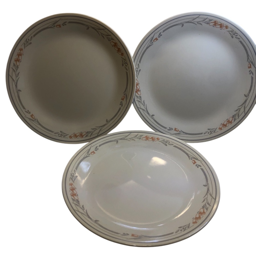 Lot of 3 dinner plates Corelle  dinnerware Corning in the Rose Tulip pattern